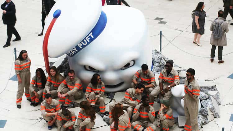 ghostbusters-stunt-waterloo-station